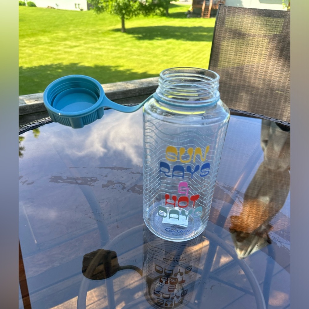 ☀️NWT CARIBOU 32 ounce drink container